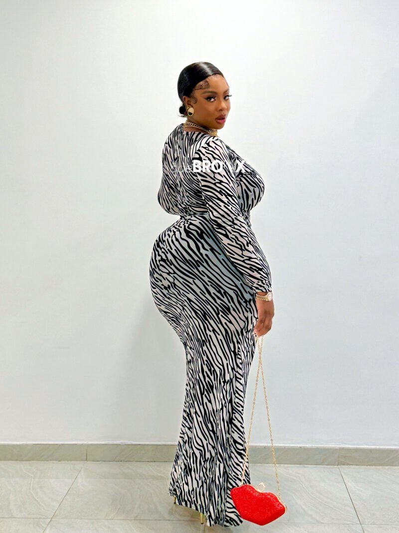 Rich Stripes Black and white Dress - Image 2