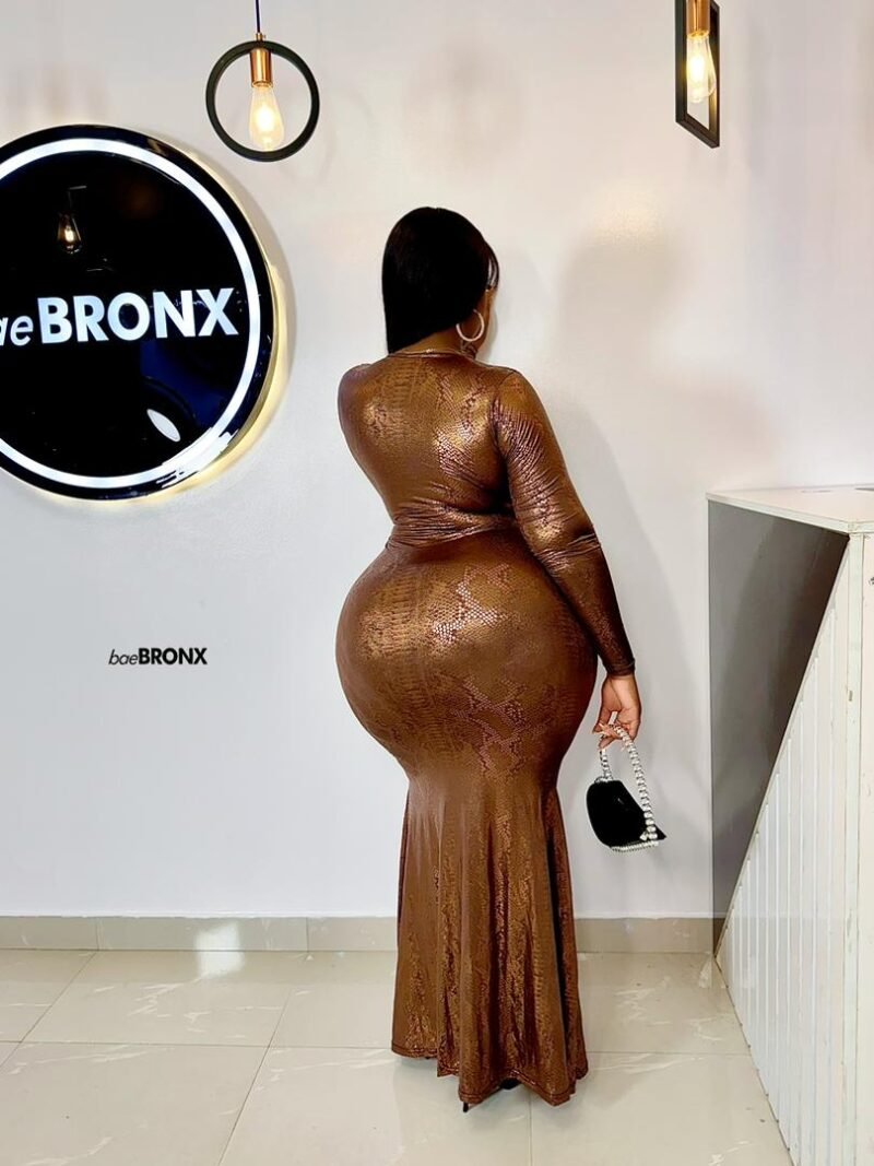 It Girl Lara Gown - Image 3